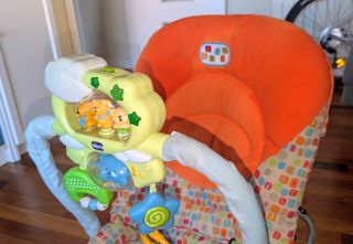 Hamaca bebé Chicco naranja y multicolor