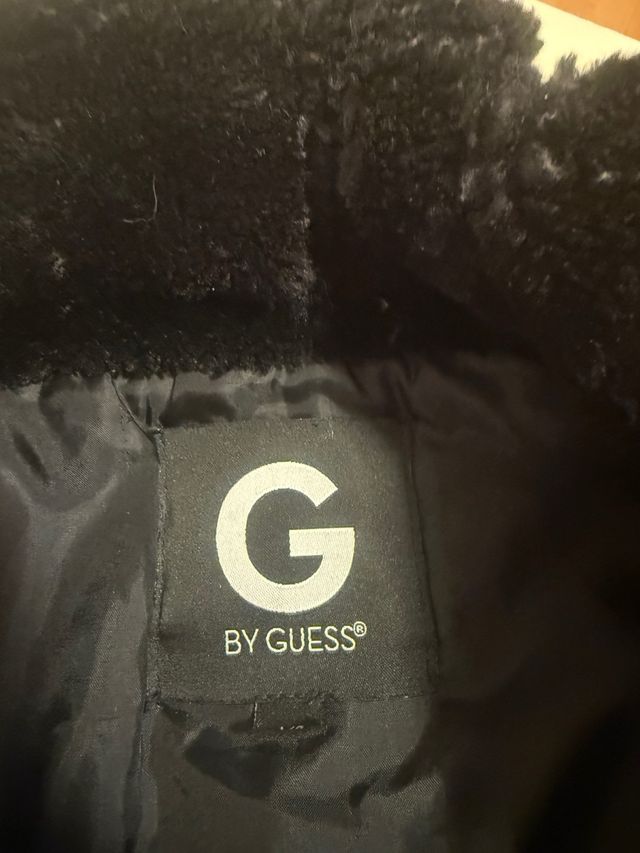 Cazadora Guess negra señora