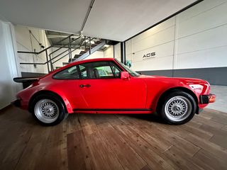 Porsche 911 930 3.2 TURBO