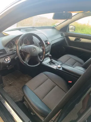 Mercedes-Benz c220 2011