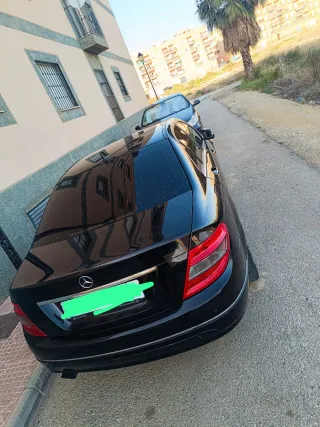 Mercedes-Benz c220 2011