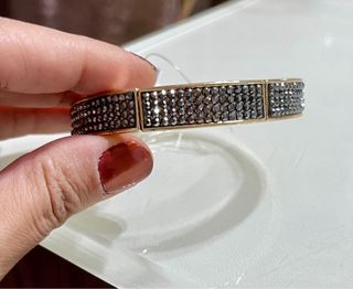 Pulsera dorada con brillantes sin estrenar