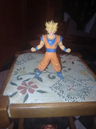 Figura Goku Super Saiyan Dragon Ball Z
