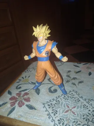 Figura Goku Super Saiyan Dragon Ball Z
