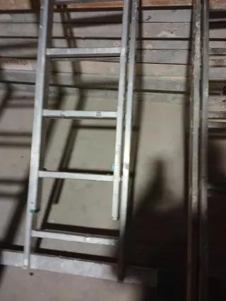 Escalera aluminio 2 cuerpos