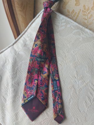 Gravata Lanvin floral azul e vermelha