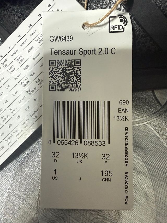 Zapatillas Adidas Negras Velcro Niños. Talla 32.