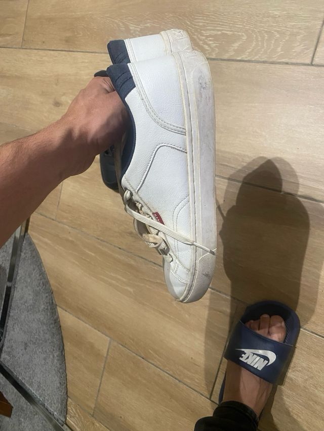 Zapatillas Blancas y Azules