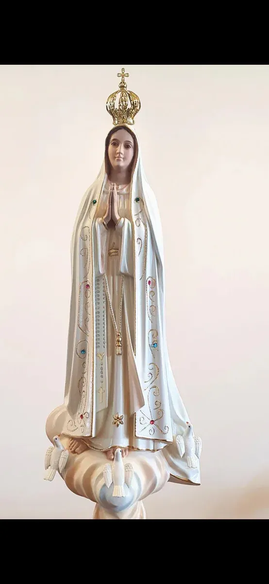 Virgen de Fátima las palomas y la corona las tengo