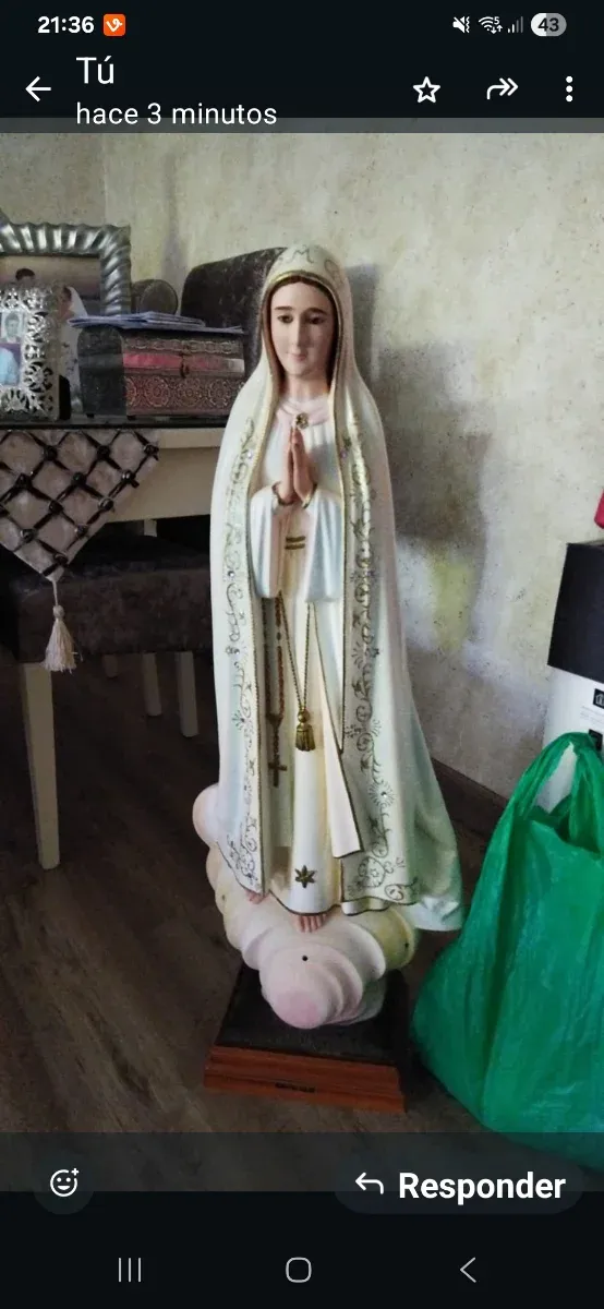 Virgen de Fátima las palomas y la corona las tengo