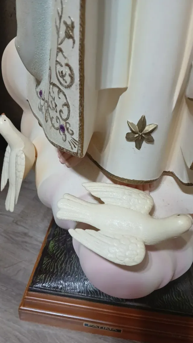 Virgen de Fátima las palomas y la corona las tengo