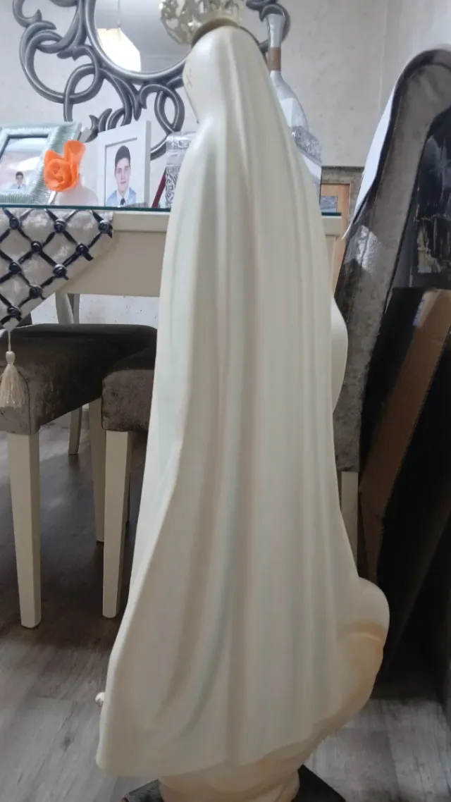 Virgen de Fátima las palomas y la corona las tengo