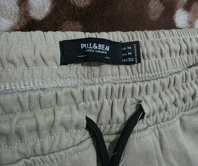 2 Pantalón beige hombre