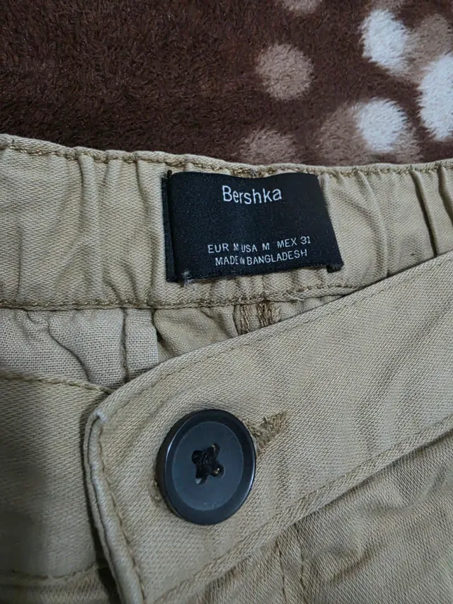2 Pantalón beige hombre