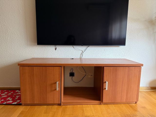 Mueble TV madera.