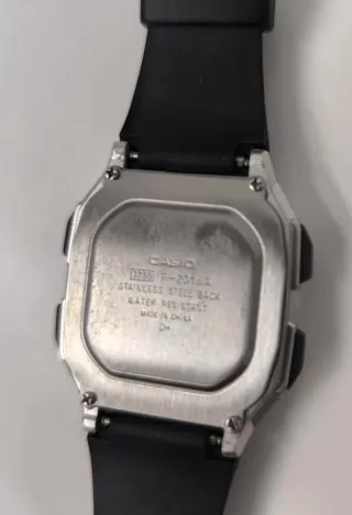Reloj Casio F-201WA Plata y Negro