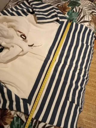 Sudadera Easy Wear con capucha y cremallera