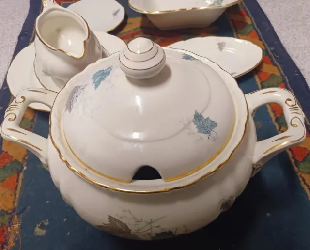 Vajilla antigua de lujo