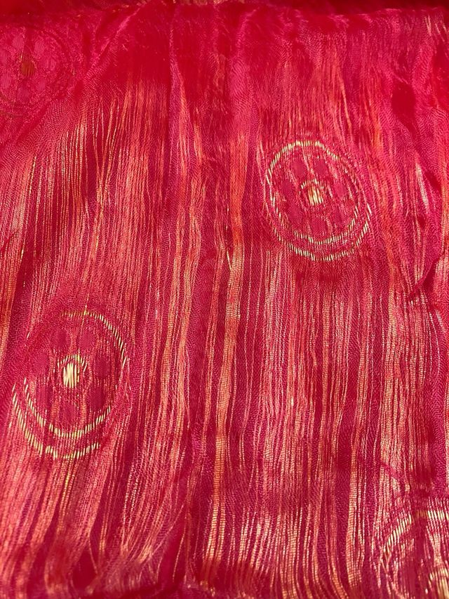 Pashmina roja y naranja con hilos dorados