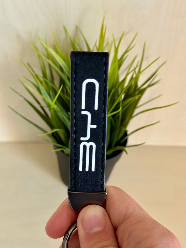 Portachiavi BYD 2025 in pelle scamosciata