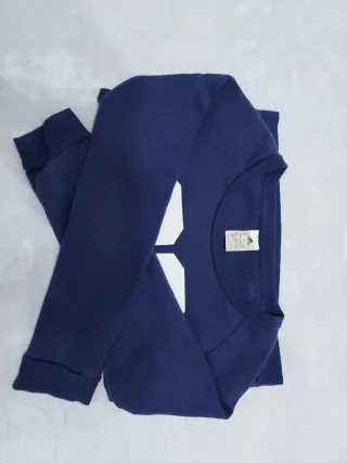 Sudadera Adidas azul con número 03