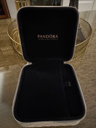 Joyero Pandora Beige y Plateado
