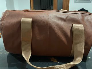 Macuto marrón y dorado