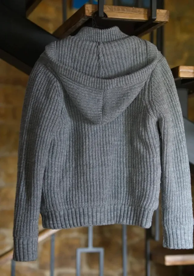 Chaqueta de punto con capucha