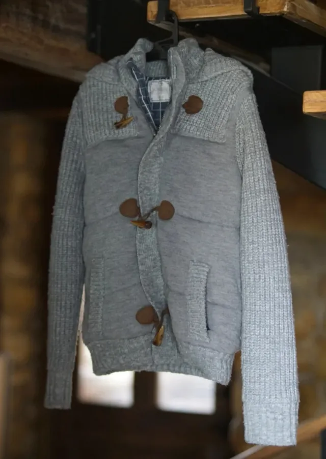 Chaqueta de punto con capucha