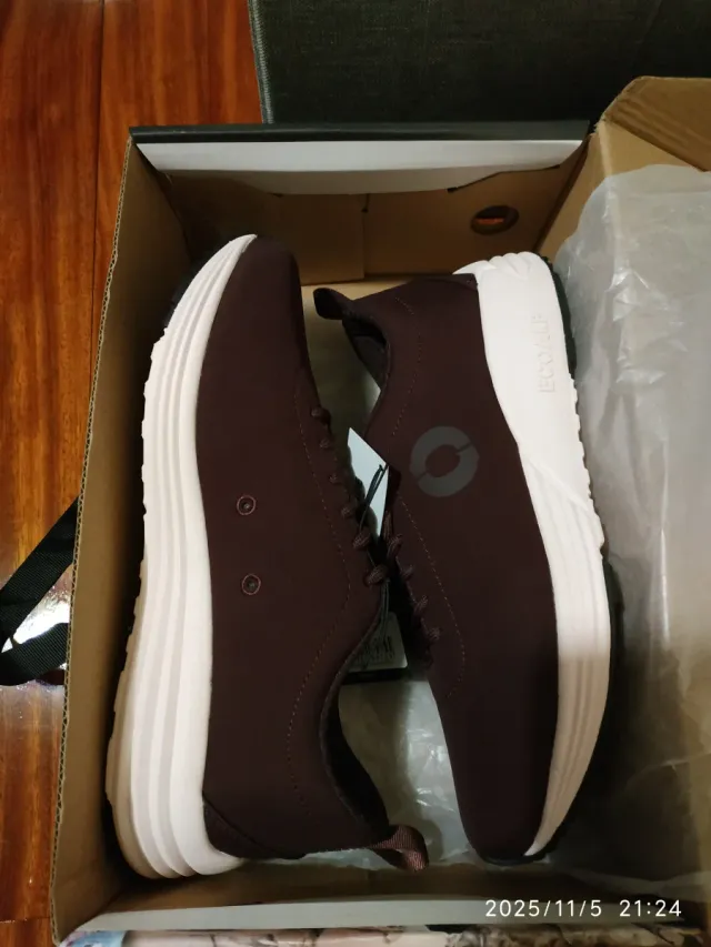 Zapatillas Ecoalf color berenjena