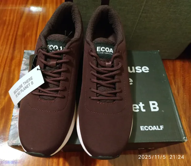 Zapatillas Ecoalf color berenjena