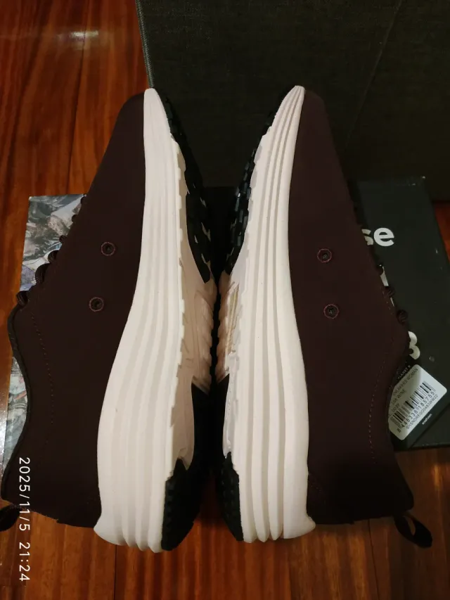 Zapatillas Ecoalf color berenjena