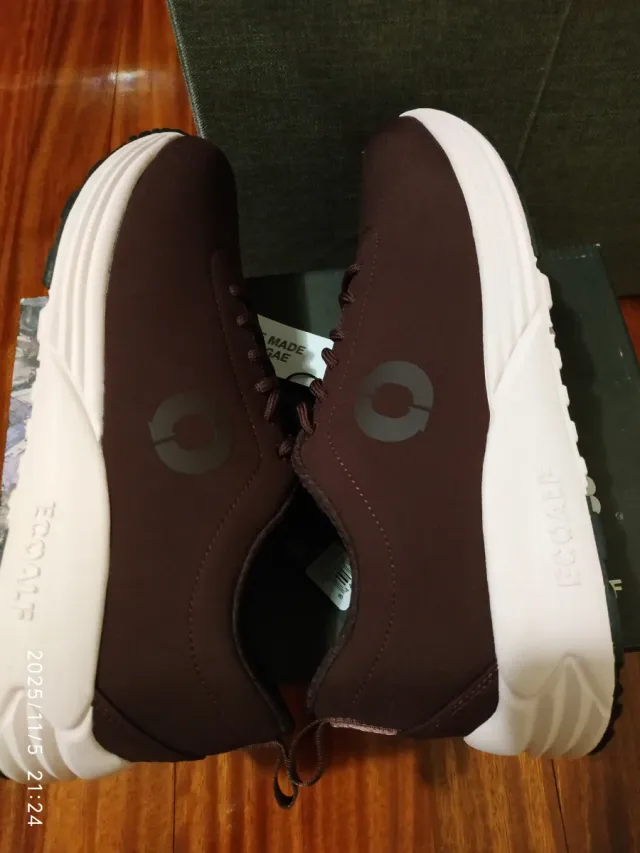 Zapatillas Ecoalf color berenjena