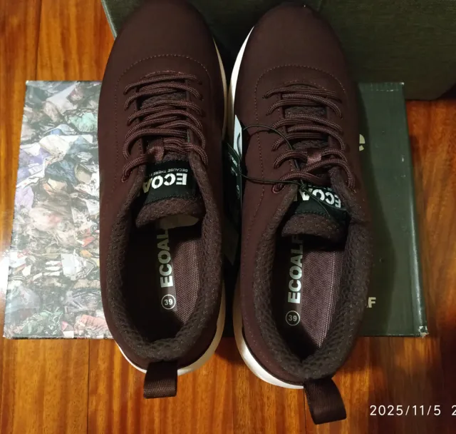 Zapatillas Ecoalf color berenjena