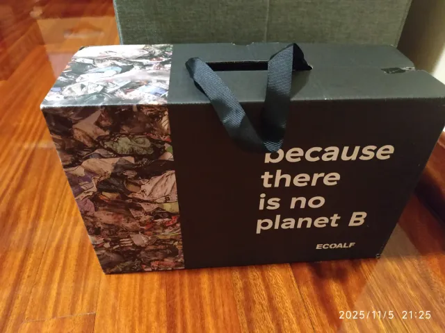 Zapatillas Ecoalf color berenjena