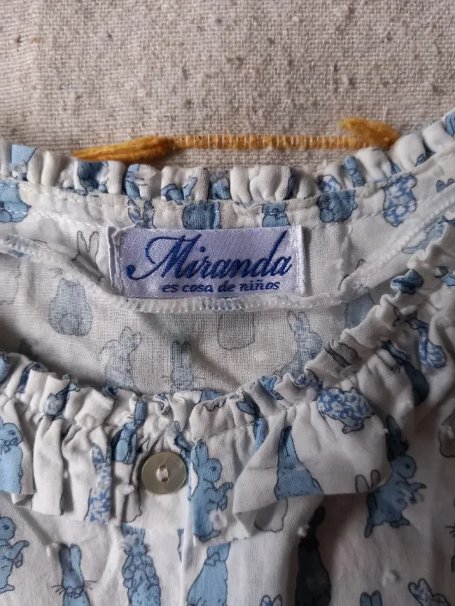 Camisa niña con estampado de conejos