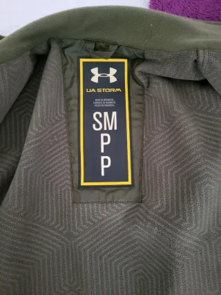 Cazadora verde con cremallera