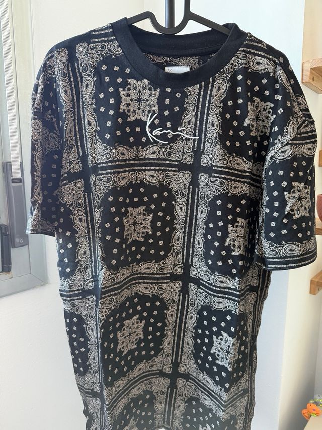 Camiseta Karl Kani Bandana Negra