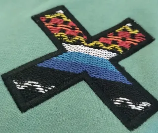 Sudadera verde con bordado