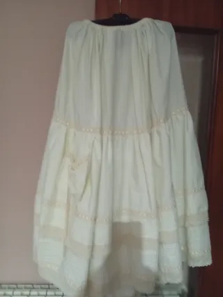 Enaguas fallera beige y blanco