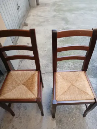 2 Sedie in legno con seduta in paglia