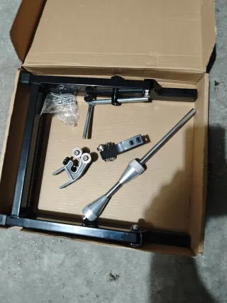 Desmontadora y equilibradora de neumáticos moto