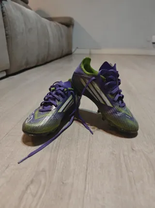 Botas de fútbol Adidas Talla 33