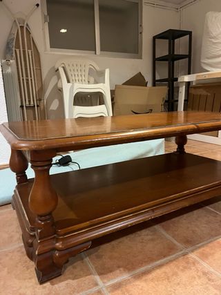 Mesa de centro de madera.