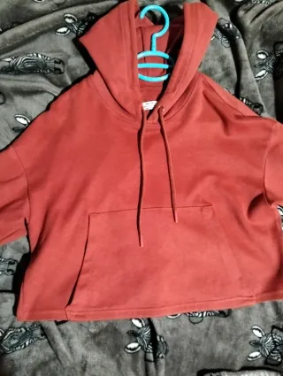 Sudadera corta con capucha