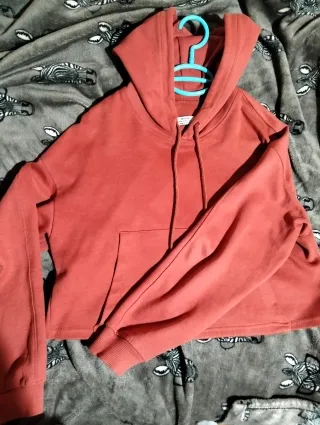 Sudadera corta con capucha
