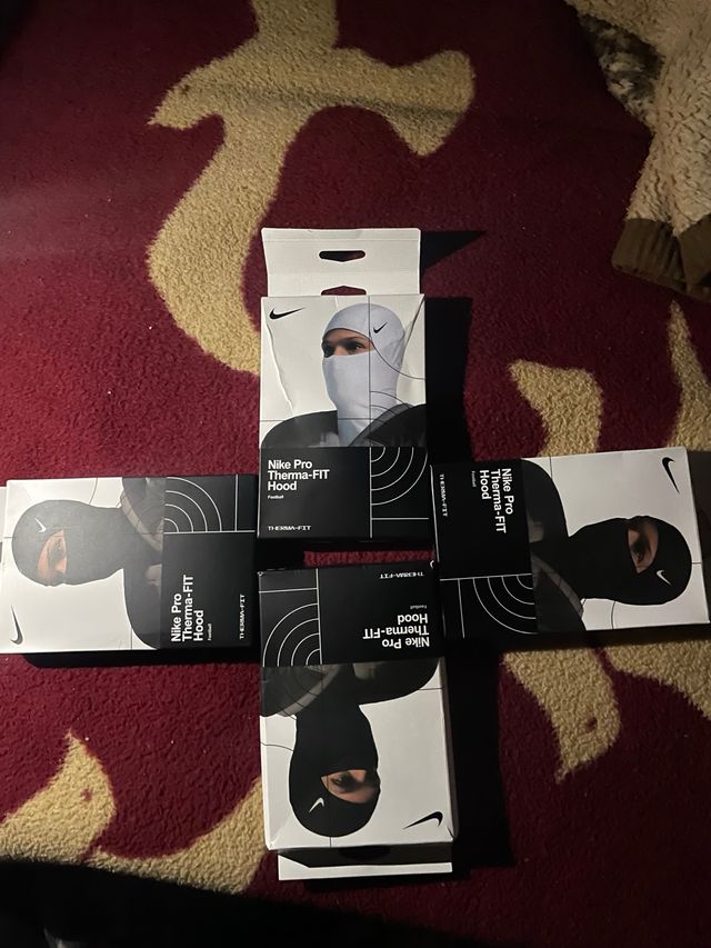 Nike Pro Therma-FIT Hood Pasamontañas