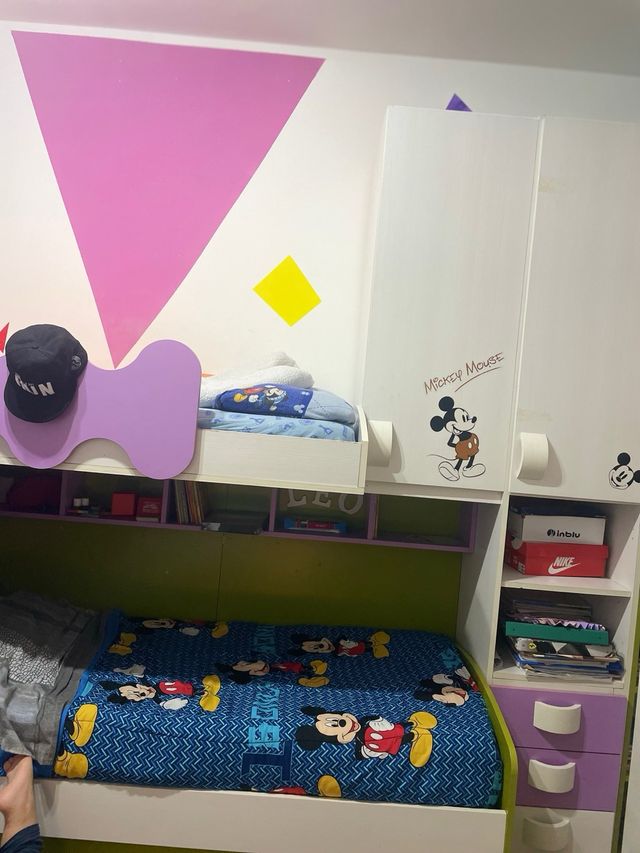 Cameretta bambini con 3 letti