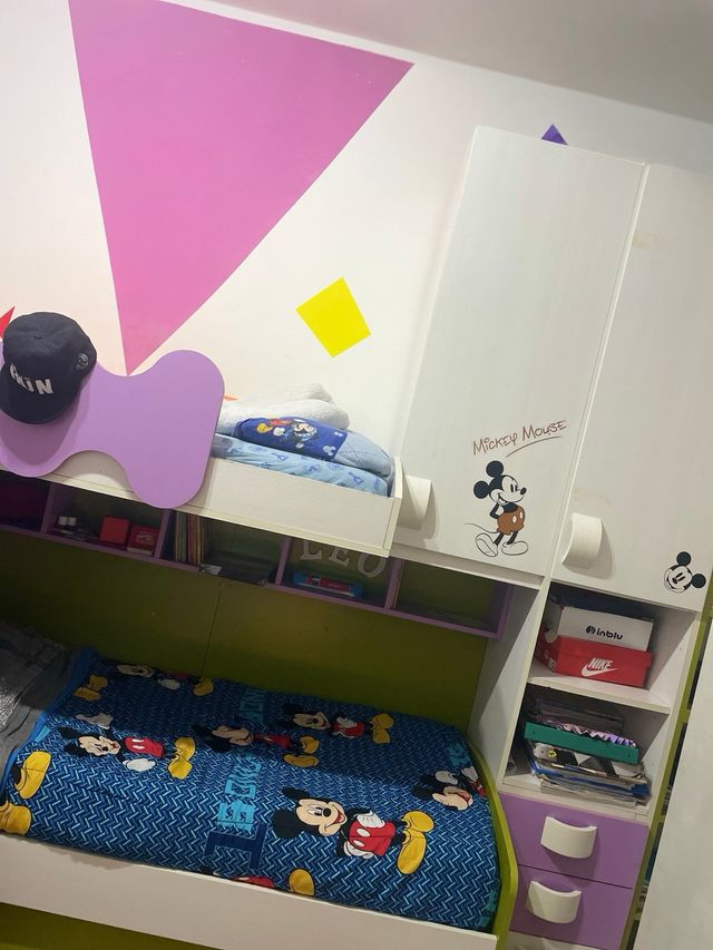 Cameretta bambini con 3 letti