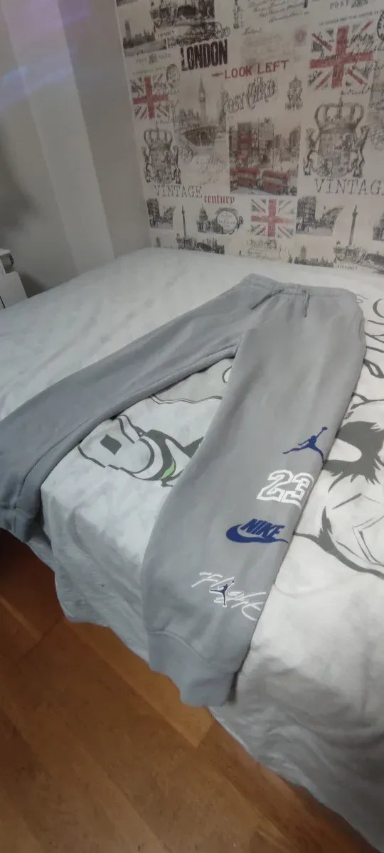 Pantalón Nike Jordan Gris